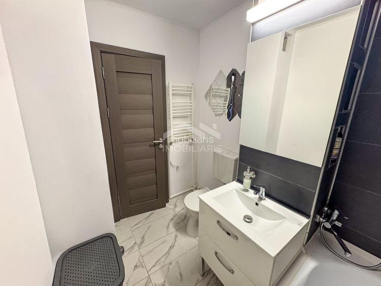 Apartament 3 camere de vanzare - modernizat 2024 - Poarta 6 - 5