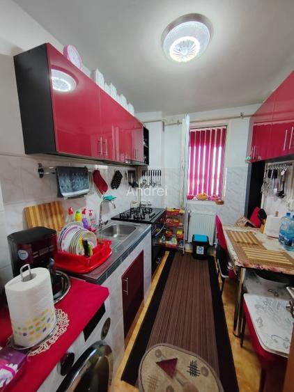 Vând apartament cu 2 camere + boxa inclusa in CF - 6