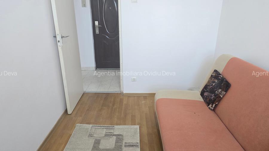 Vand apartament 3 camere in Deva, zona Scarisoara (Astoria), etaj 3, - 5