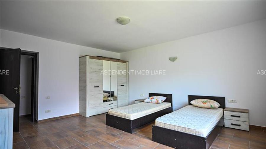 Casa cu 4 apartamente independente: Oportunitate Rezidential/ Investitionala in - 23