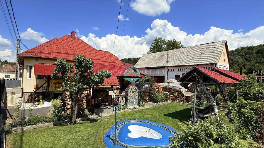 Vand casa cu 5 camere si teren 1040 mp in Toaca - 2