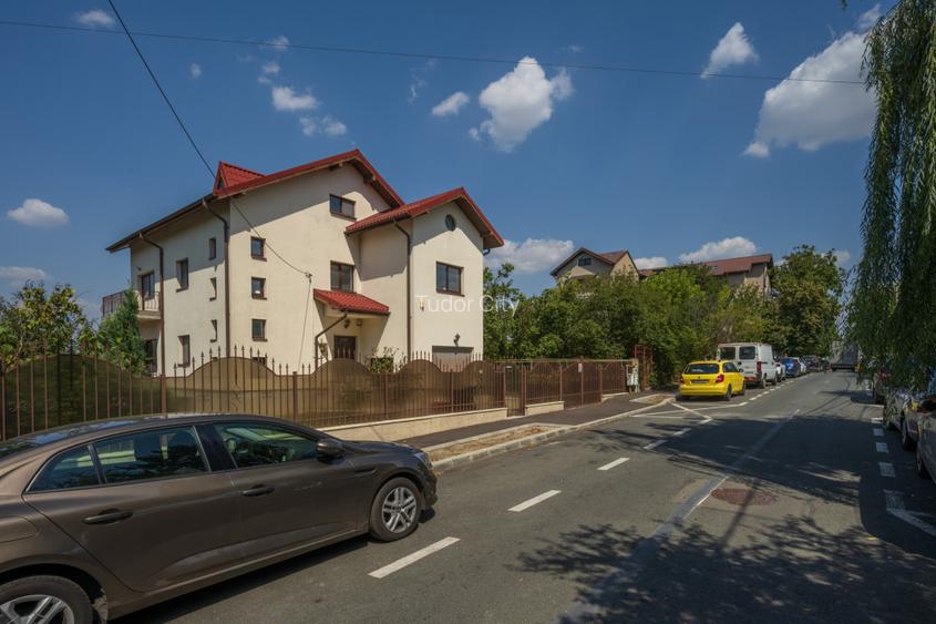 Lot de teren spectaculos de 1.320mp (+765mp) cu deschidere la două străzi! - 8