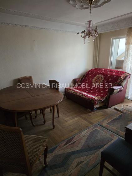 De închiriat apartament 4 camere DC - 2