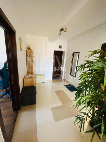 Apartament de inchiriat 3 camere, balcon, garaj, Zona Sub Arini - 16