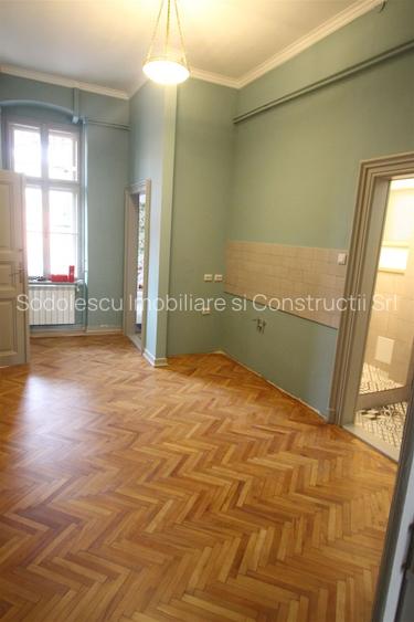 Spatiu de birouri in cladire istorica - 12