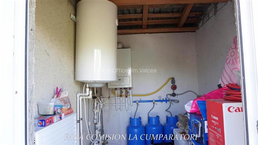 BUDESTI - CASA LANGA ORAS, TEREN 935 MP - 13