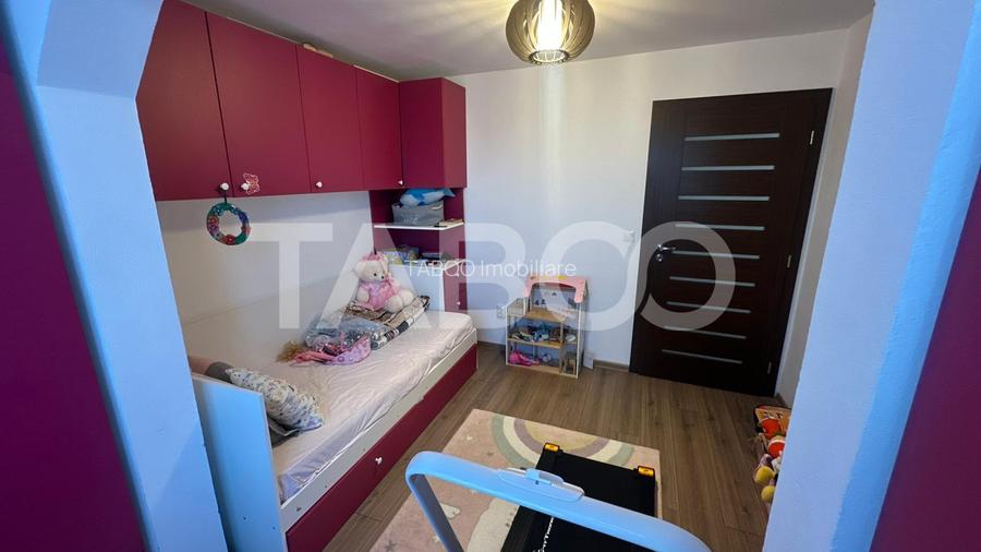 Apartament 4 camere decomandat 2 bai pivnita zona Strand Sibiu - 2