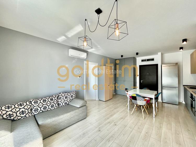 NOU/ PRIVELISTE SUPERBA/ SCOALA AMERICANA - 6