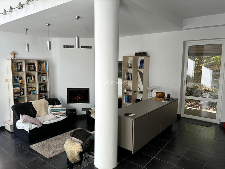 Vand cabana deosebita cu 4 cam. in mijlocul naturii,statiunea Bucin - 3