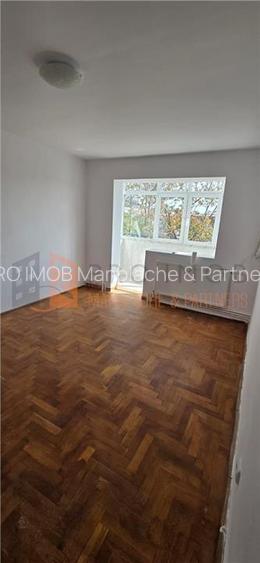Apartament 2 camere cf 2 semidecomandat zona Crang 2 - 3