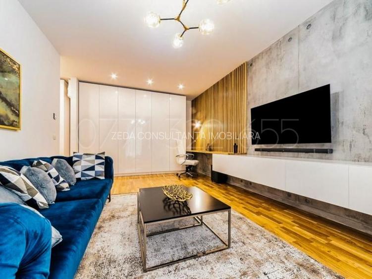 Expoxitiei Piata Presei Libere 1 Mai  Parcare - 5