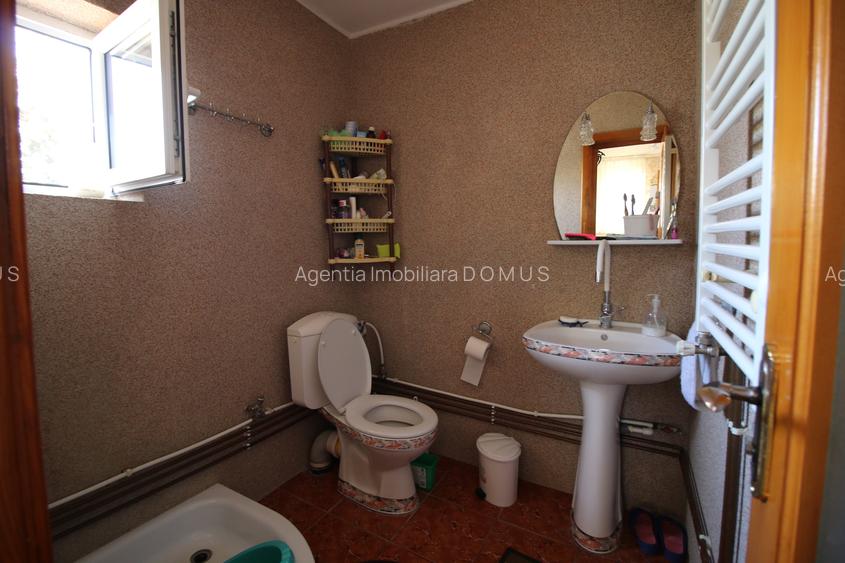 Casa 2 camere + 520 mp teren (gradina) str. Drumul Viilor - 12