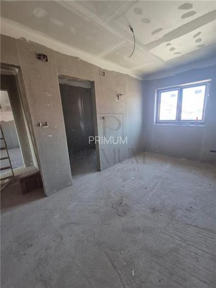 Vila individuala  - suprafata de 180mp utili -  toate utilitatile - se vinde la - 12