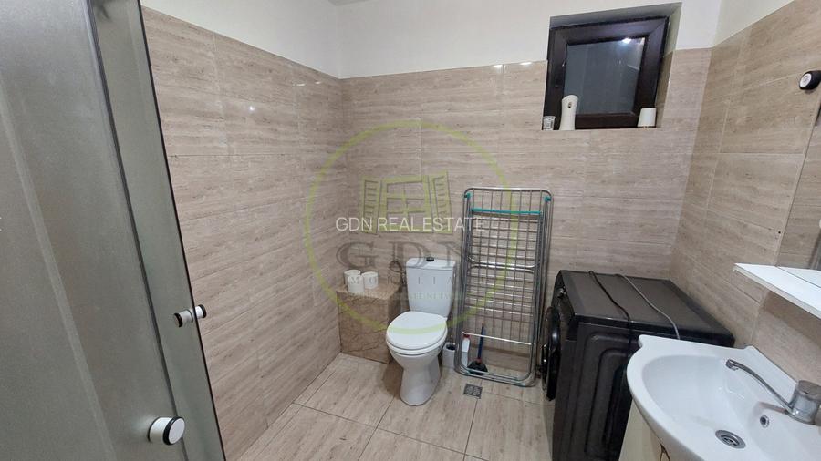 Apartament semidecomand, 58 mp, mansarda, Cartier Bariera Valcii, zona Biserica - 4