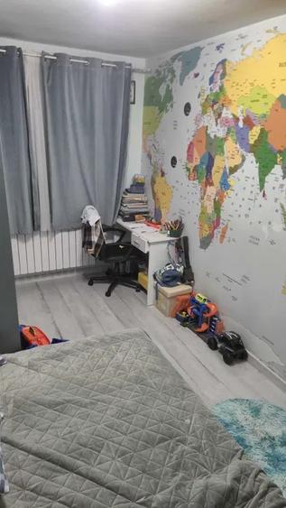 Apartament 3 camere, etaj 1/4, zona Podu Ros