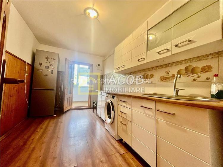 Apartament cu 3 camere de inchiriat, Comanesti, jud. Bacau - 4