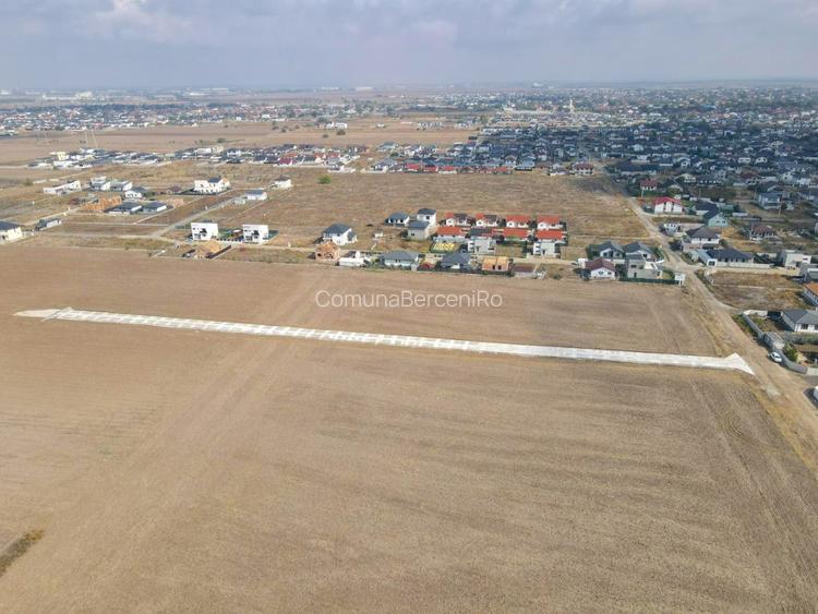 Teren Intravilan In Rate Com Berceni | utilitati: curent, drum | #UG15 - 8