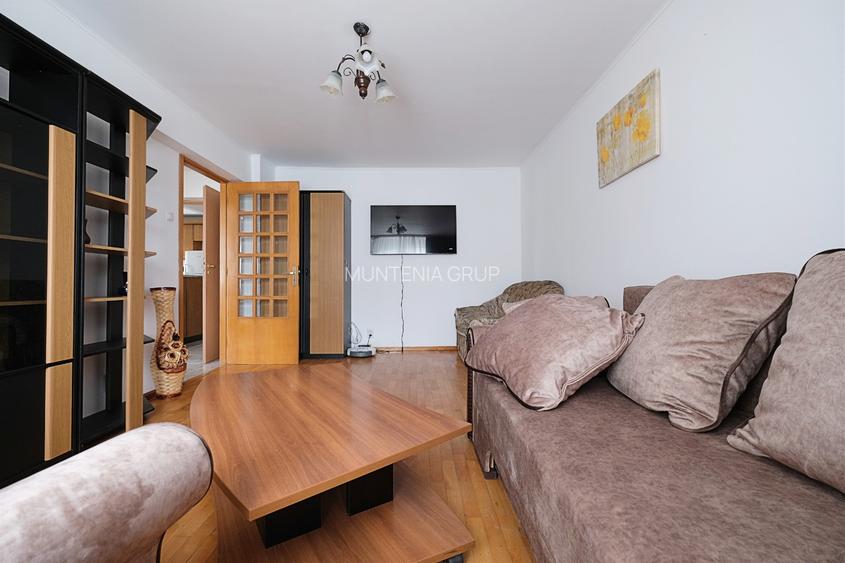 Cal. CALARASILOR, apartament 2 camere decomandate, mobilate si utilate, etaj 6/8 - 2