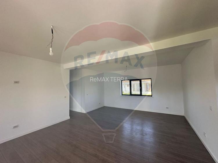 Casă noua - DE VANZARE in Lapusel - 7