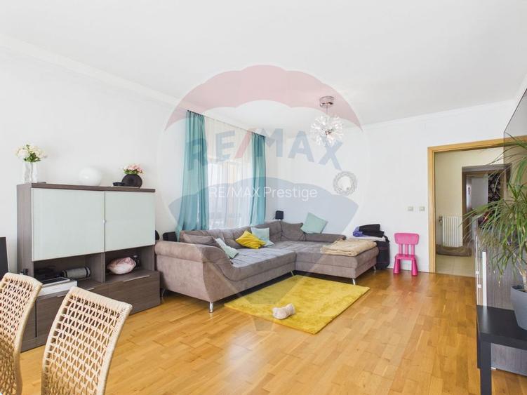 Apartament cu 3 camere de închiriat în zona Teiul Doamnei - 2