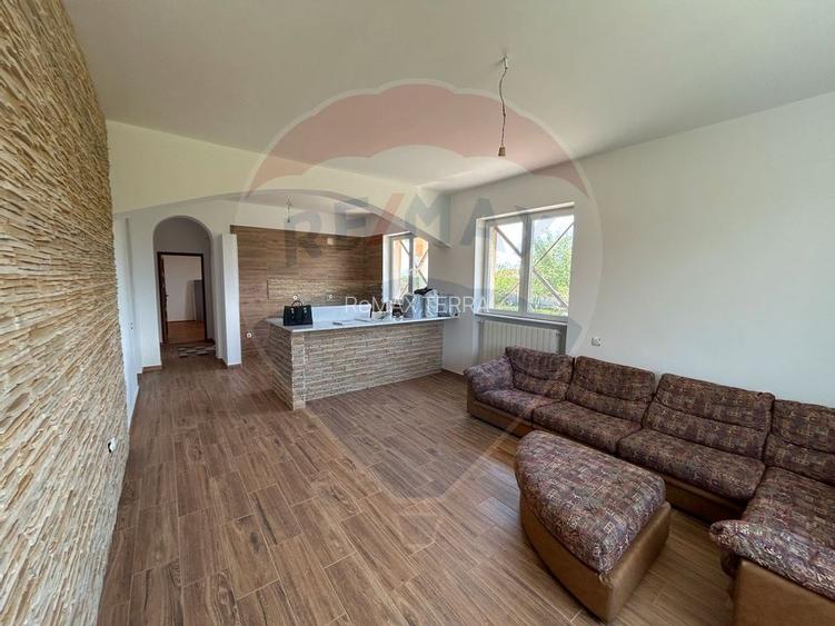 Casă cu 5 camere de vânzare - 18