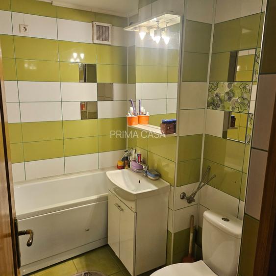 Apartament cu 3 camere ~ zona Brosteni / Colegiu ~ etaj 3 din 4 - 6