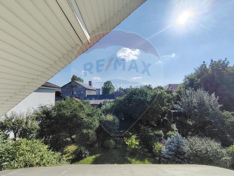 Casă / Vilă cu 8 camere de vânzare în zona Central - 36