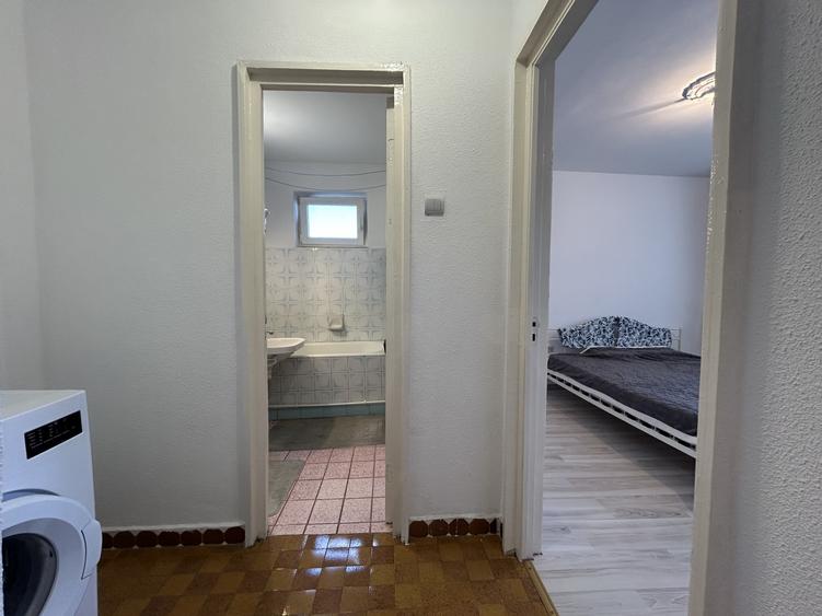 Apartament 3 camere decomandat, centrală gaz – zona Casa de Cultură