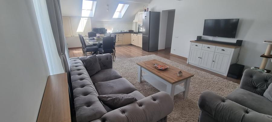 Apartament lux 3 camere, 103mp. in vila P+1+M ,utilat mobilat +curte cca 100mp!