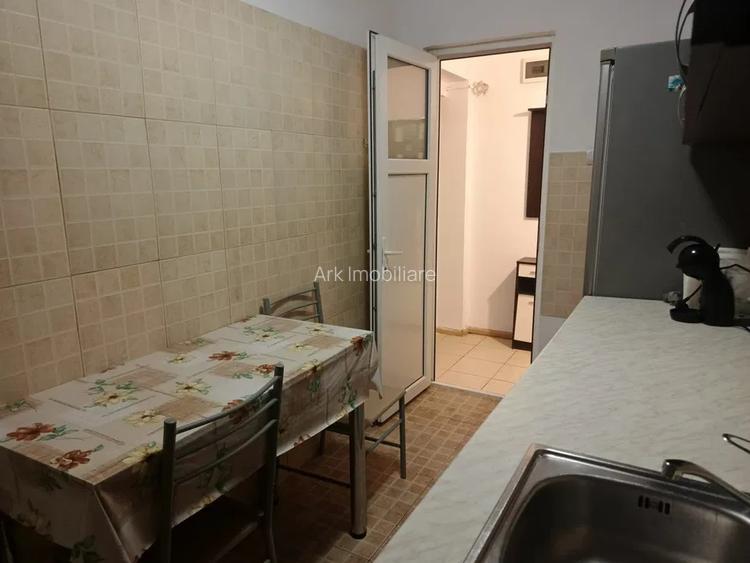 Apartament 2 camere semidecomandate zona Garii - 2
