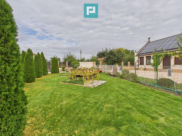 Casă exclusivistă cu 4 camere, în Secusigiu, Arad - 1