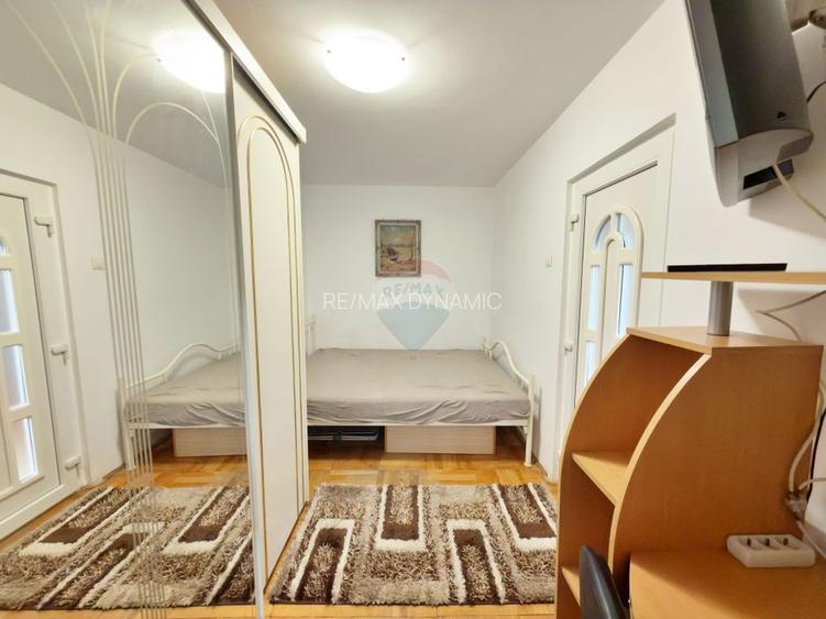 Apartament cu 3 camere de închiriat în zona Intim - 5