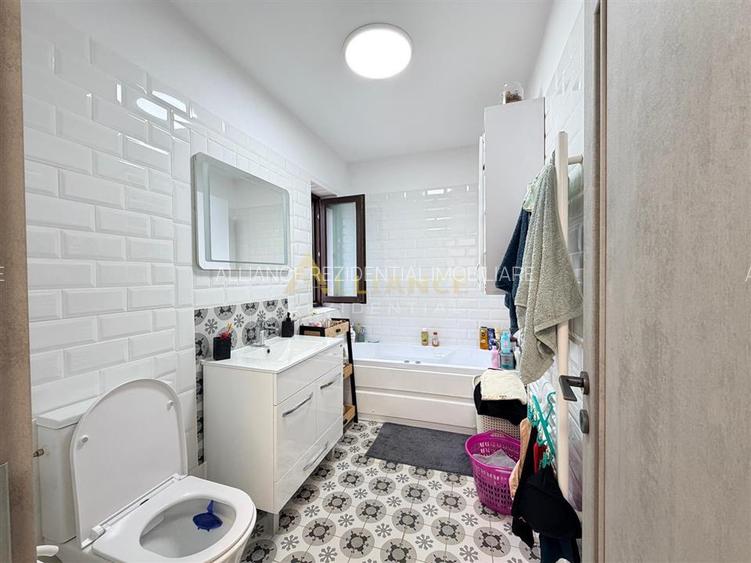Duplex - 4 camere - 2 bai - 295 mp teren - 14