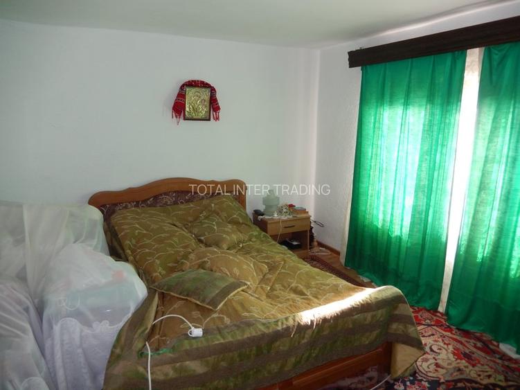 Calugareni-Branistari-casa 4 camere, teren 1965 mp, curent, put, libera,69900 € - 19