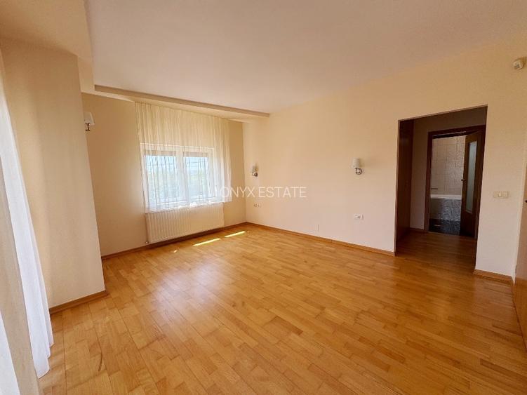 Casa cu curte si garaj dublu// Pipera// semimobilata - 13