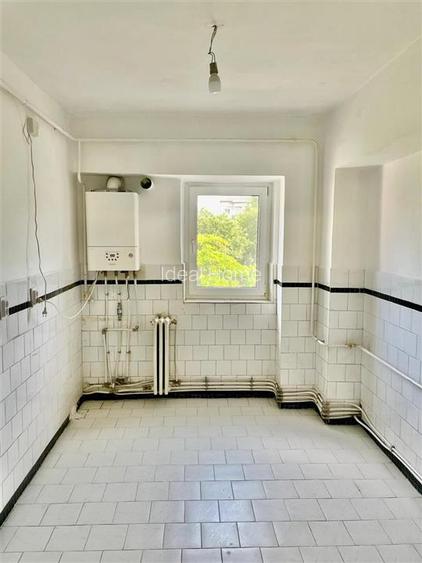 4 camere - etajul 2 - 86mp -izolat - bloc din 1980 - 8