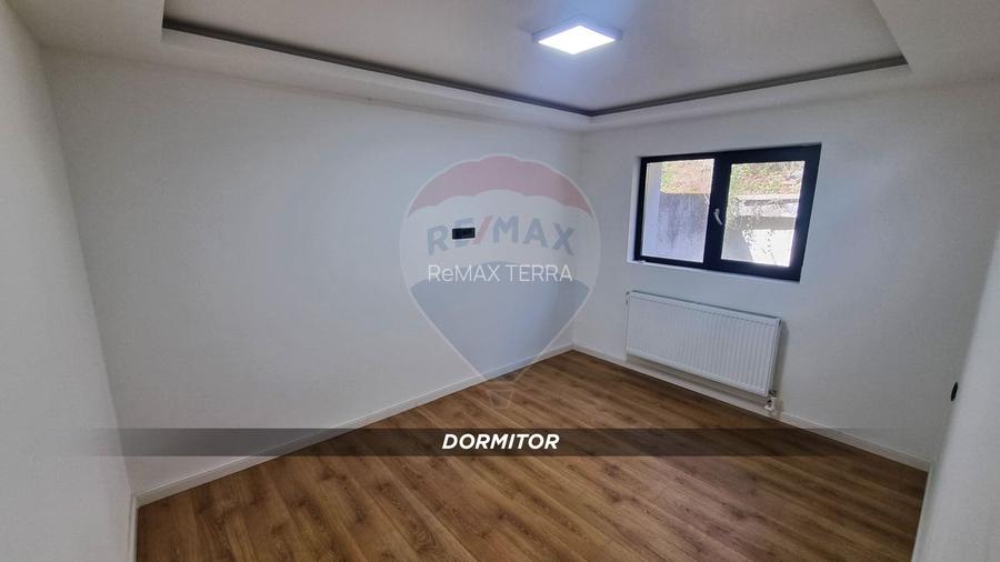 DE VANZARE Oportunitate rară BAIA MARE– Casă renovată teren 1.071 mp - 12