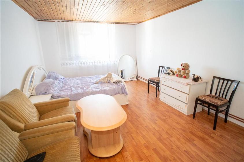 Casa in Rogerius cu spatiu comercial si 3 unitati separate - 15