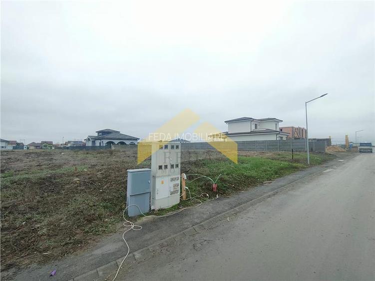 Teren intravilan de vanzare cartier Via Carmina - 3