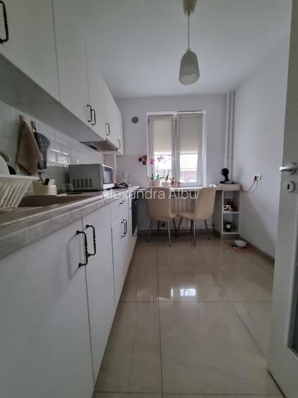 Vând apartament 2 camere parter stradal cartier pajura sector 1 - 4