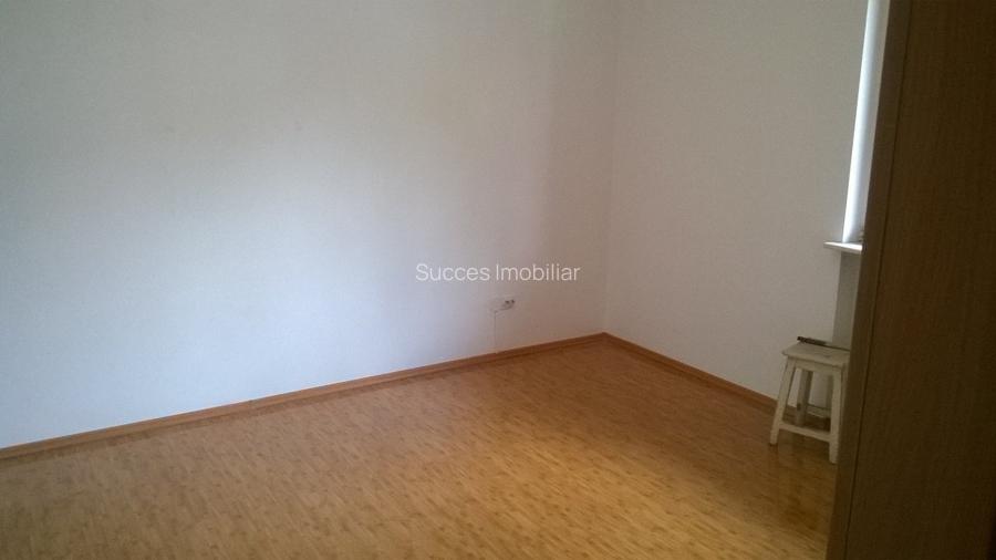 ,3 cam in vila,2 intrari,parter,PARCARE 2 -3 AUTOTURISME, - 9