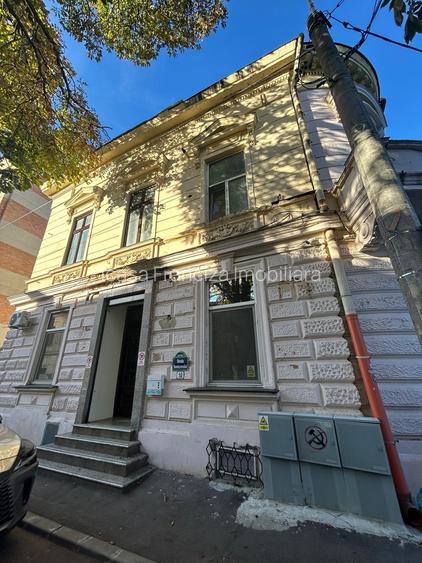 Se vinde apartament P+D in vilă interbelică, Str. Semicercului 10 - 11