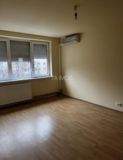 APARTAMENT 3 CAMERE LUJERULUI | CENTRALA PROPRIE | BLOC 1977 - 4
