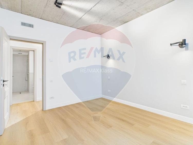 Vila luminoasa cu 4 camere si panouri solare in Amber FOREST Tunari - 34