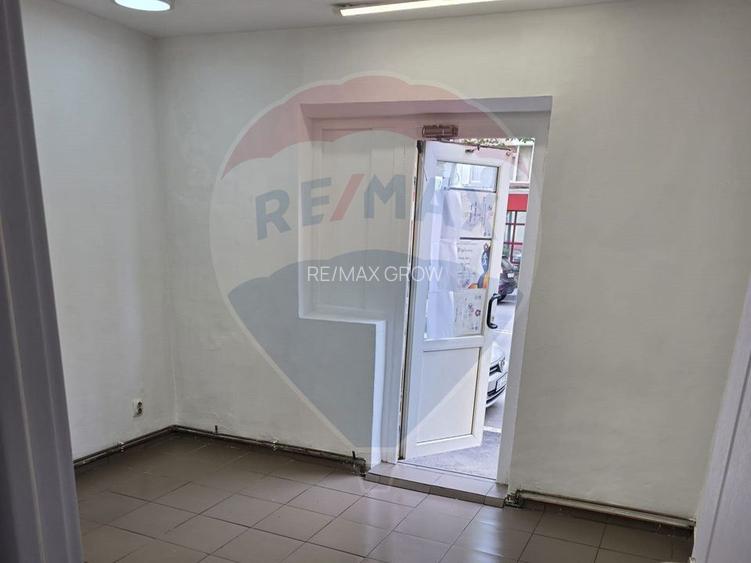 Apartament cu 3 camere de vânzare în zona Orizont - Bacau - 10