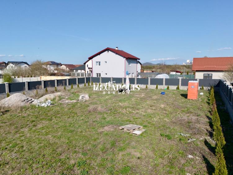 Teren intavilan | Autorizație de construcție + Avize | P + 2E + M - 11