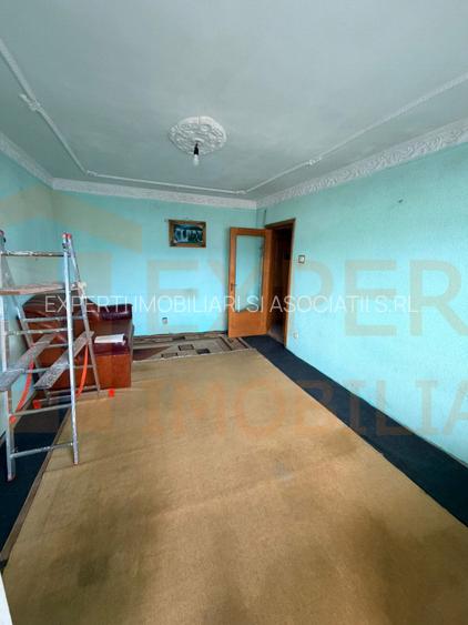 Apartament 3 camere, situat in zona Dacia - 9