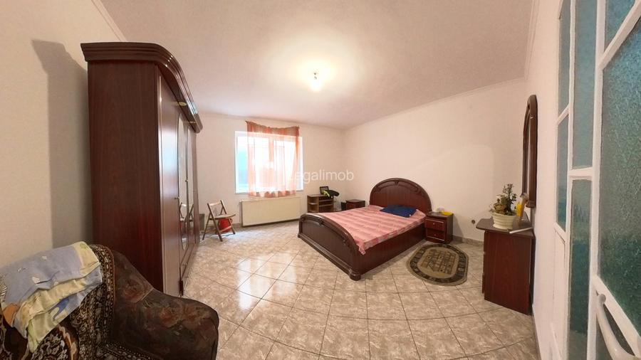 Casă spațioasă cu 6 camere si 2 garaje de 194 mp, în Tractorul, Brașov - 3