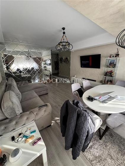 Vanzare Apartament 3 camere Semidecomandat  Cartier Solar - 19