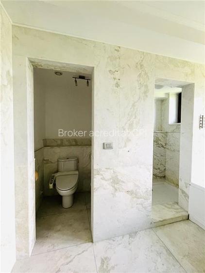 VANZARE VILA 8 CAMERE 652 mp teren zona Sisesti Sector 1 - 32